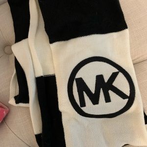 Michael kors Infinity scarf